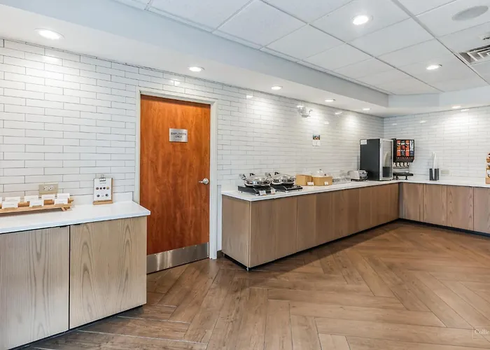 Fairfield By Marriott & Hilliard Hotel