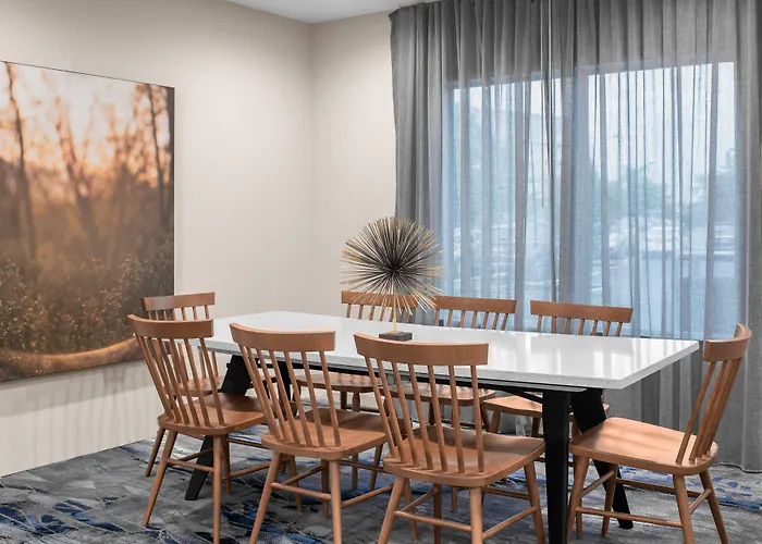 Fairfield By Marriott & Hilliard Hotel 3*