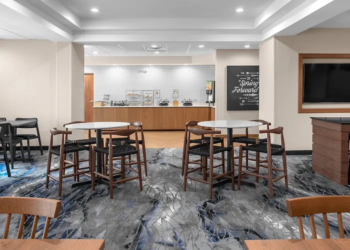 Hotel Fairfield By Marriott & Hilliard 3*