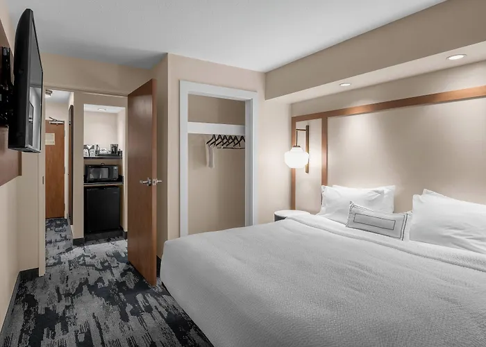 Fairfield By Marriott & Hilliard 3*