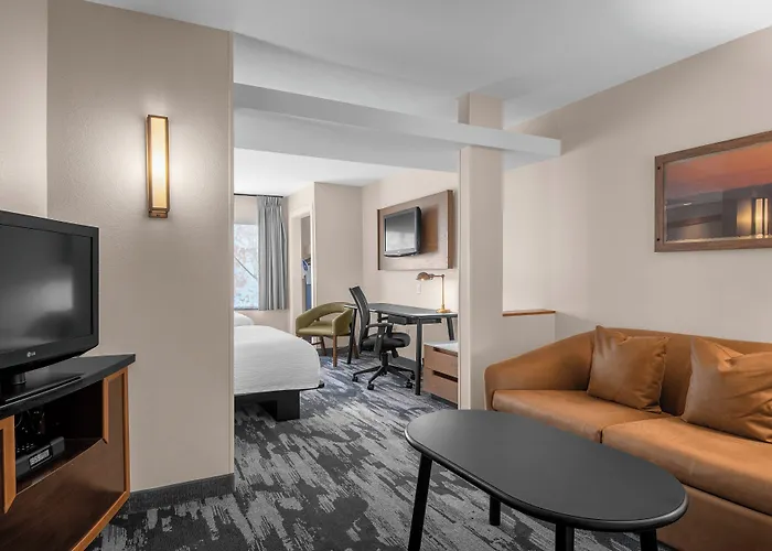 Hotel Fairfield By Marriott & Hilliard 3*