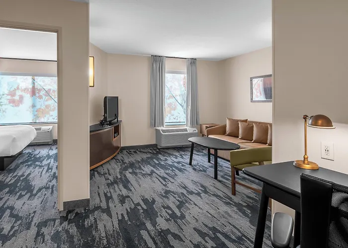Hotel Fairfield By Marriott & Hilliard 3*